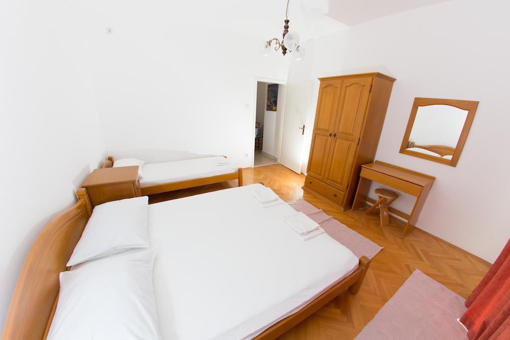 Apartments Ticinovic Omiš Pokoj fotografie